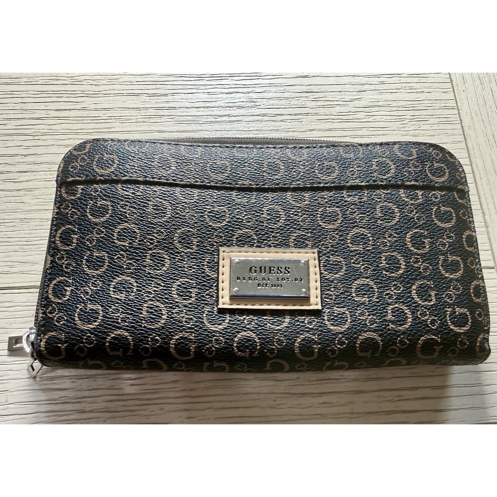 GUESS Women Brown Black Logo Zip-Around Wallet Clutch Bag Card & Change Holder